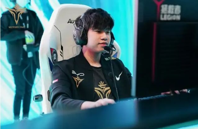 他将成为 他将成为