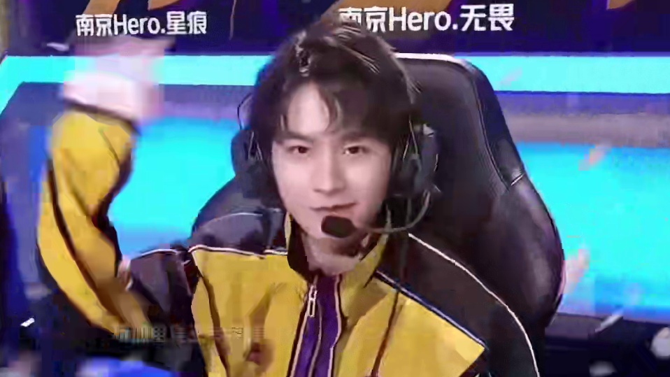 且能放大队